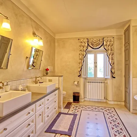 Villa Ponte D'avorio Sleeps 17 Pool Wifi Baucca